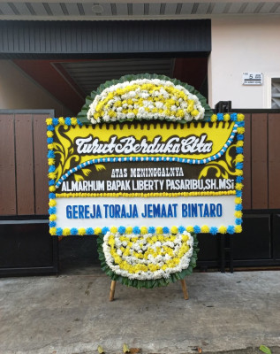 Papan Bunga Duka di Pakurejo